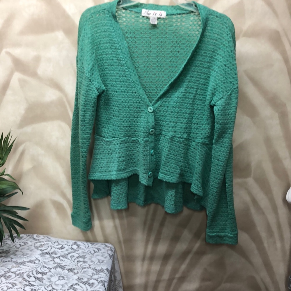 So it is vintage green‎ sweater